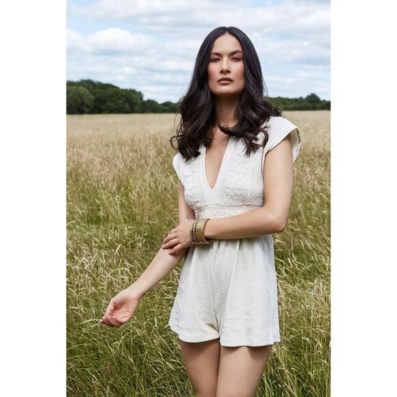 Zara Pants - Zara Cream White Embroidered Floral Lace V-neck Sleeveless Romper Jumpsuit Sz S